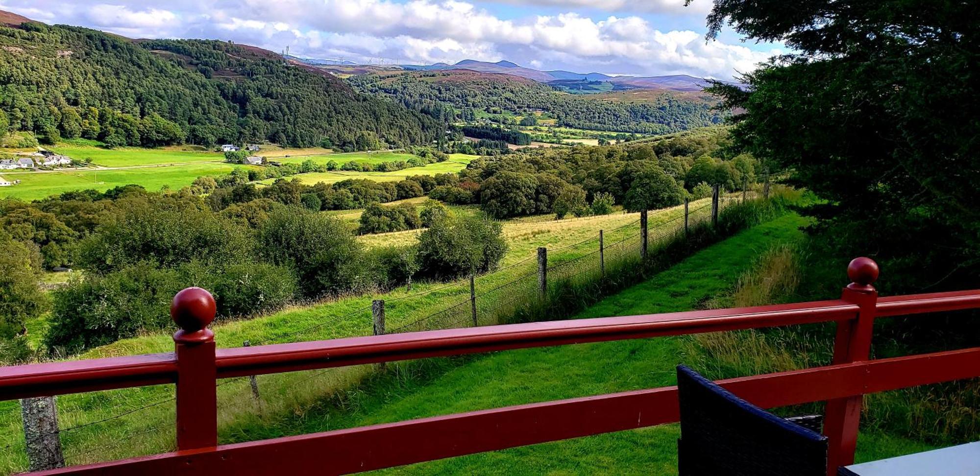 Highland Glen Lodges Rogart Екстериор снимка